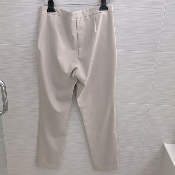 Chic & Comfortable! - Picture 5 of 9